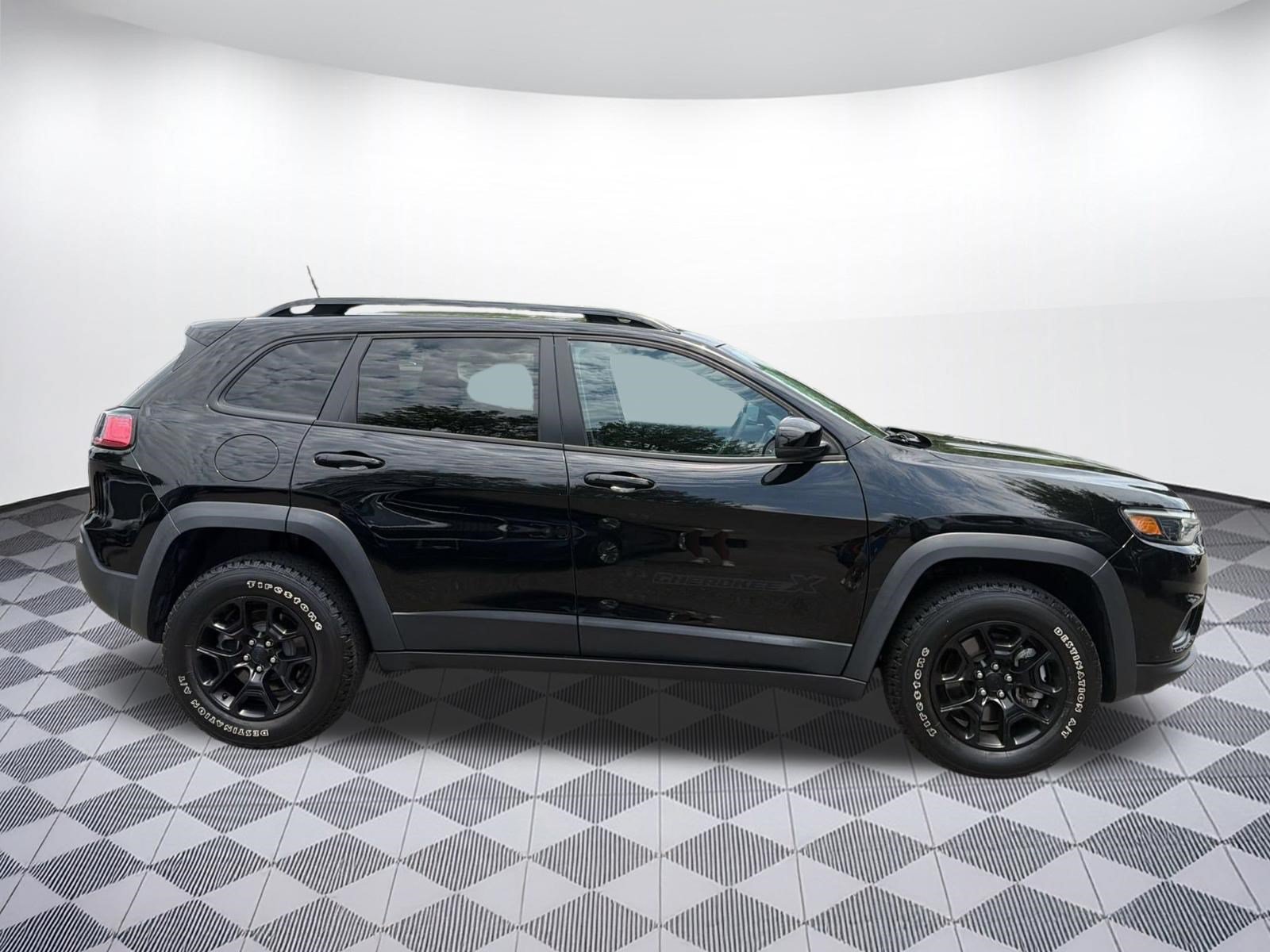 Used 2022 Jeep Cherokee Latitude w/ Sun & Sound Group AWD/4WD image 8