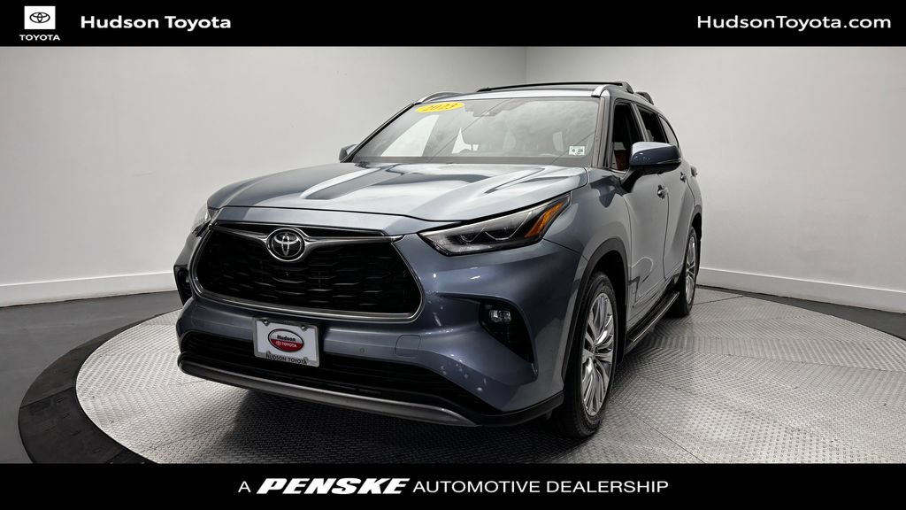 Used 2023 Toyota Highlander Platinum AWD/4WD image 1
