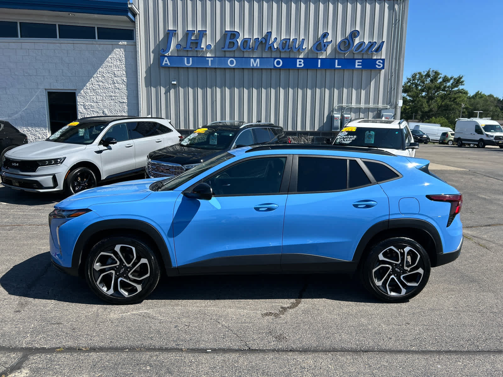 Used 2024 Chevrolet Trax RS w/ Sunroof Package FWD image 7