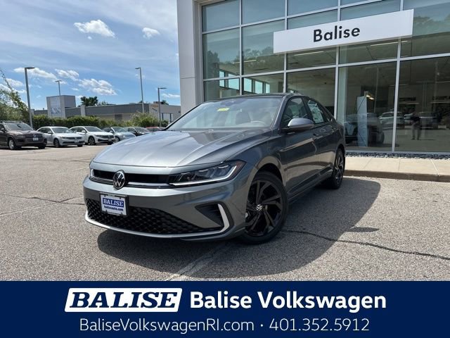 New 2025 Volkswagen Jetta SE image 3