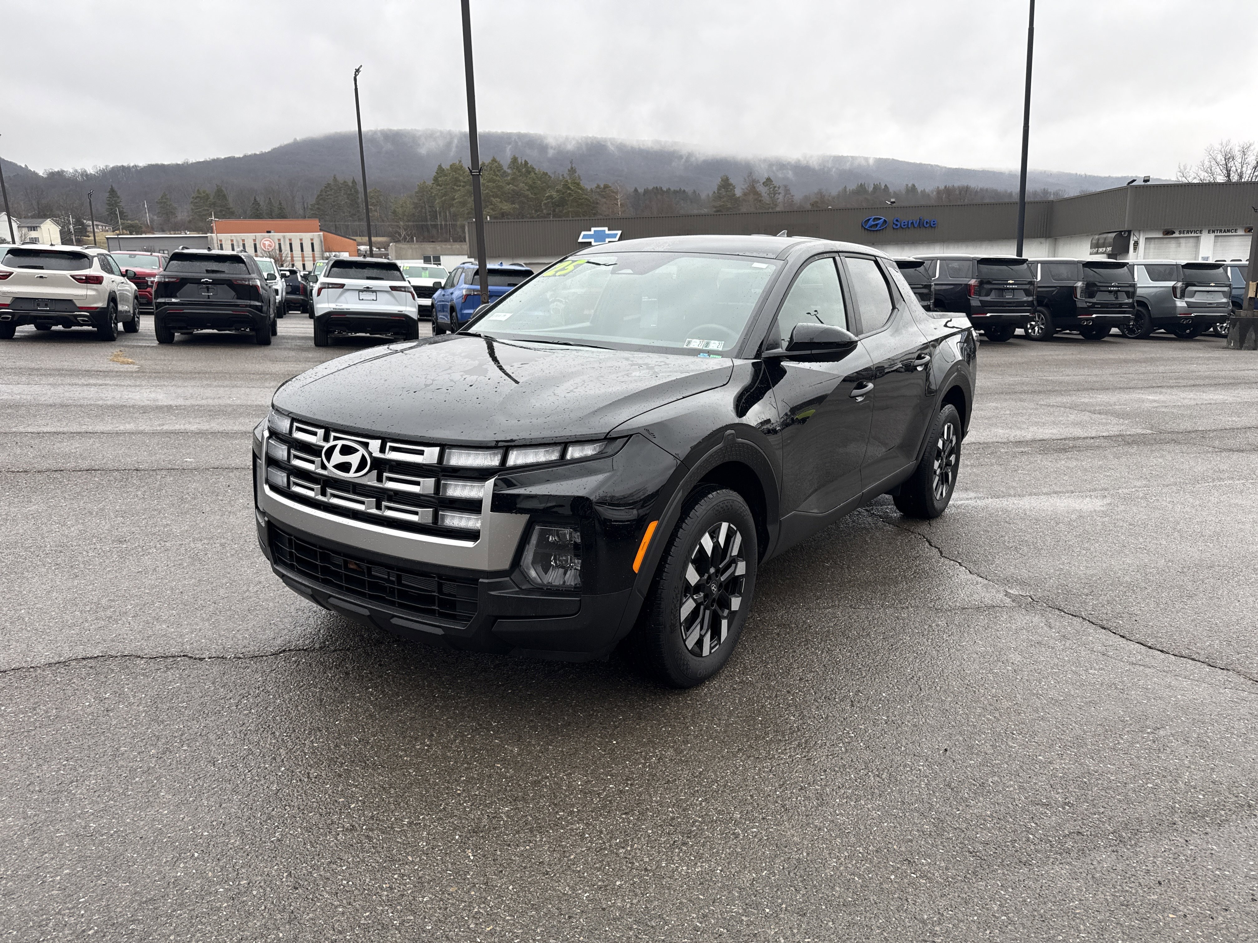 Certified 2025 Hyundai Santa Cruz SE image 8