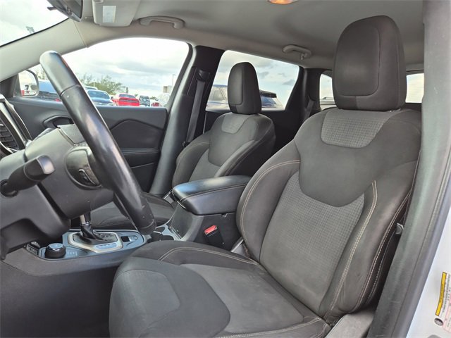 Used 2015 Jeep Cherokee Latitude w/ Cold Weather Group image 17