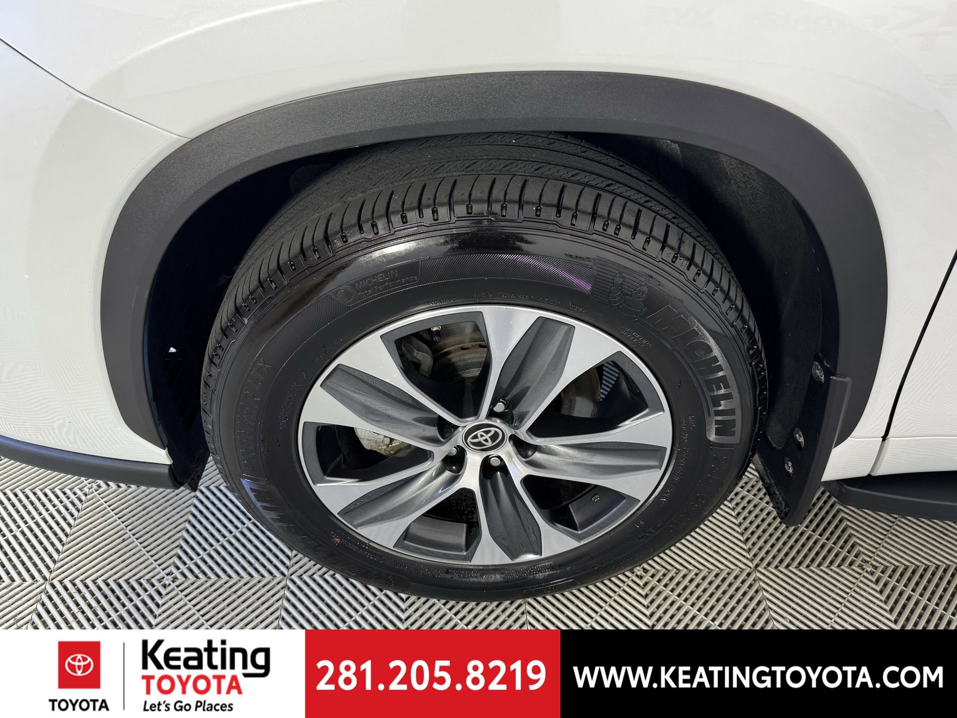 Used 2025 Toyota Highlander XLE image 31