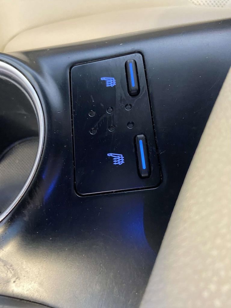 Used 2018 Toyota Camry XLE FWD image 21