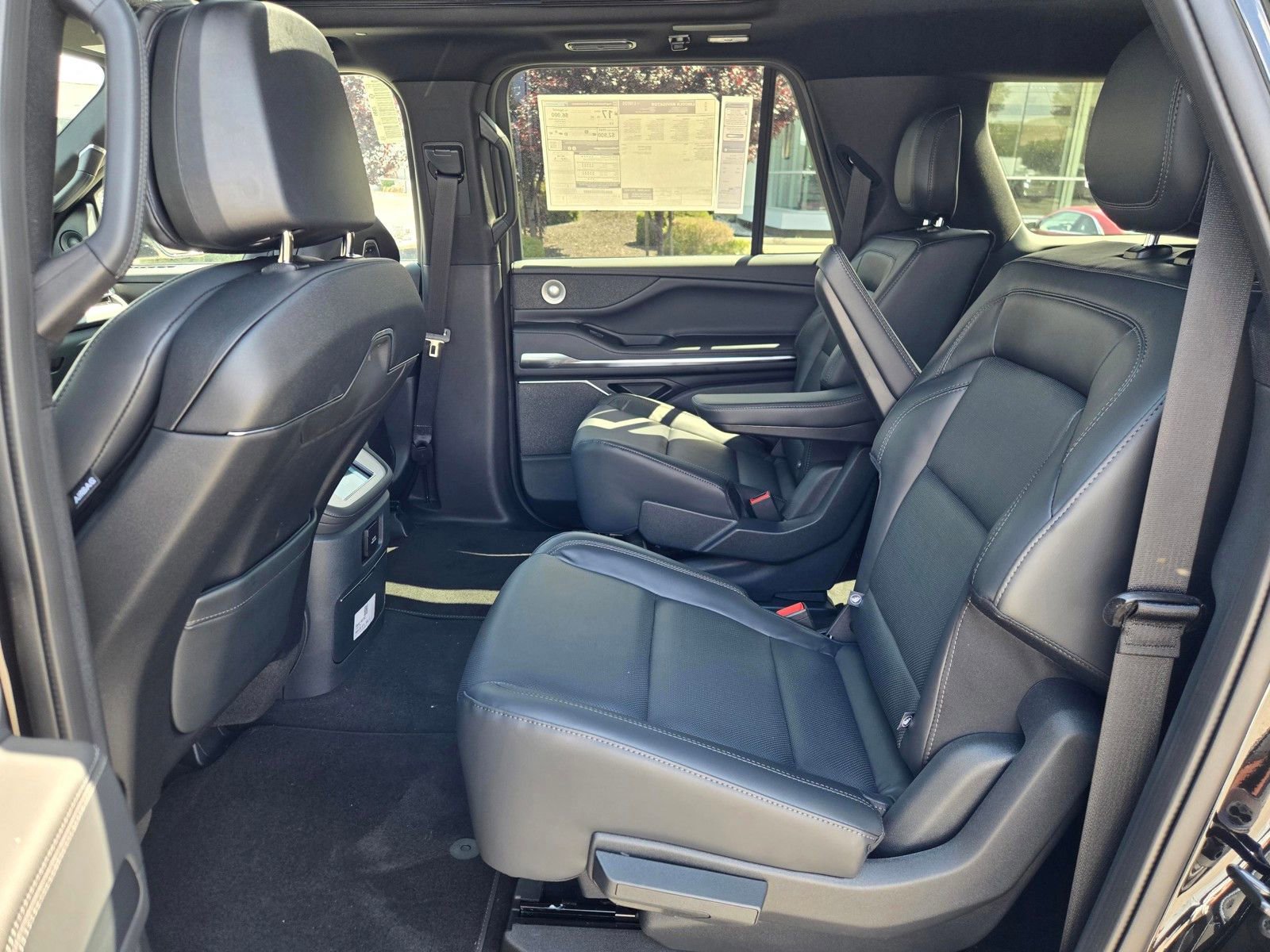 New 2026 Lincoln Navigator L Reserve AWD/4WD image 7