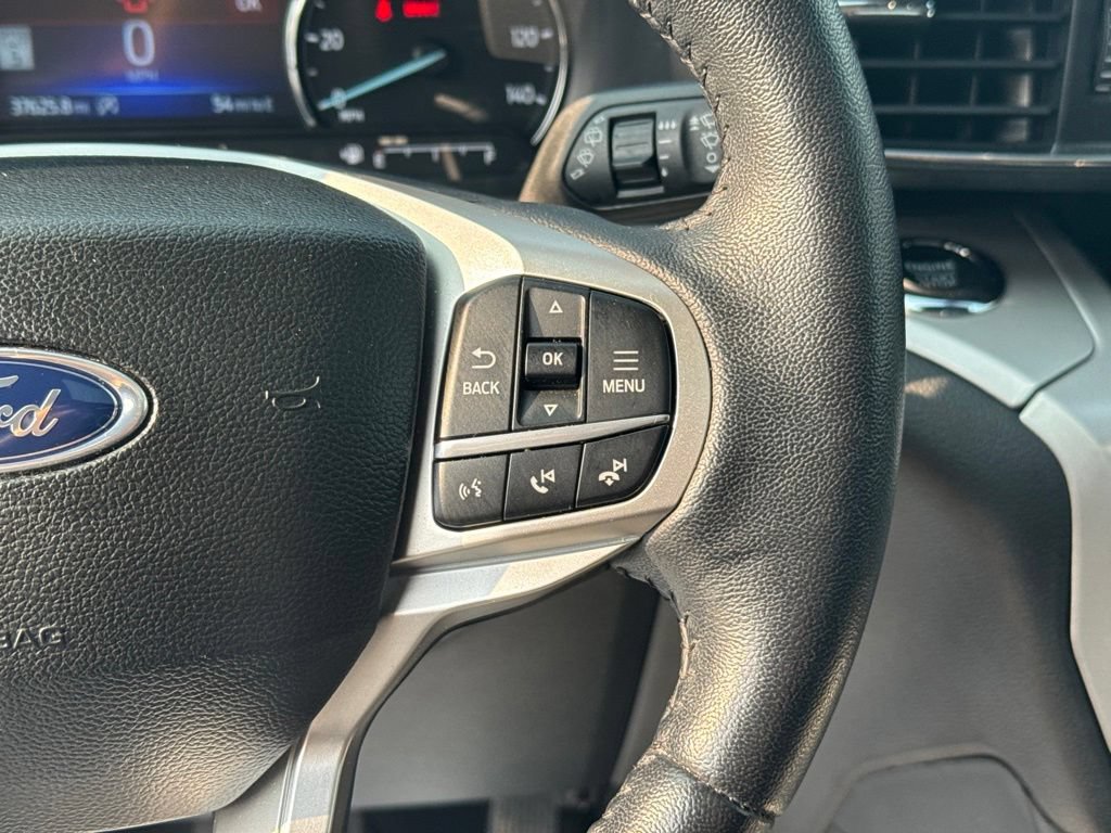 Used 2023 Ford Explorer XLT w/ Equipment Group 202A AWD/4WD image 17