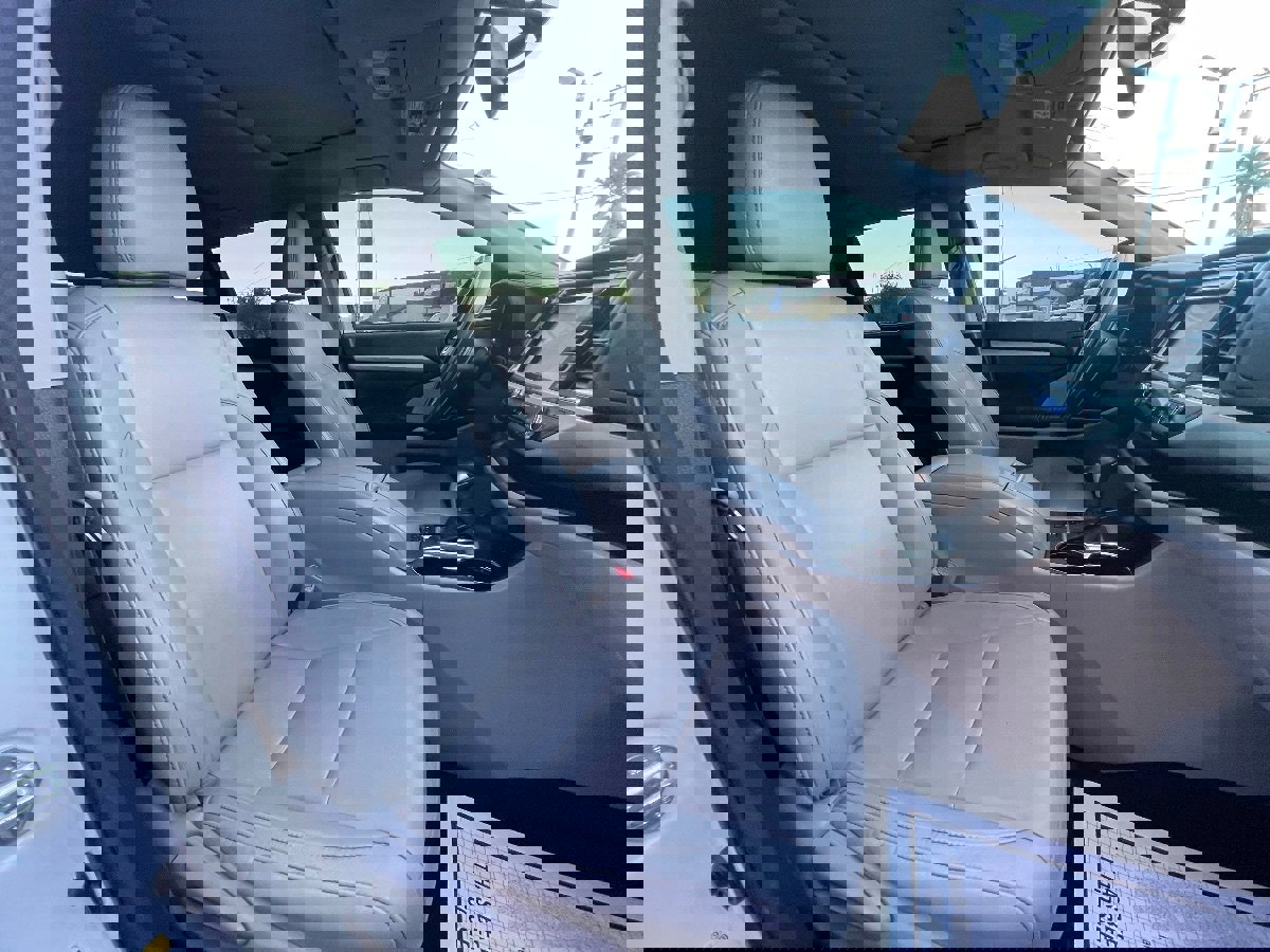 Used 2016 Toyota Highlander XLE image 13