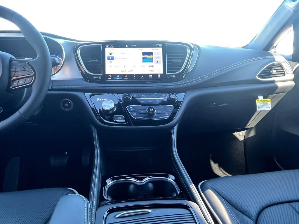 New 2026 Chrysler Pacifica Limited image 3