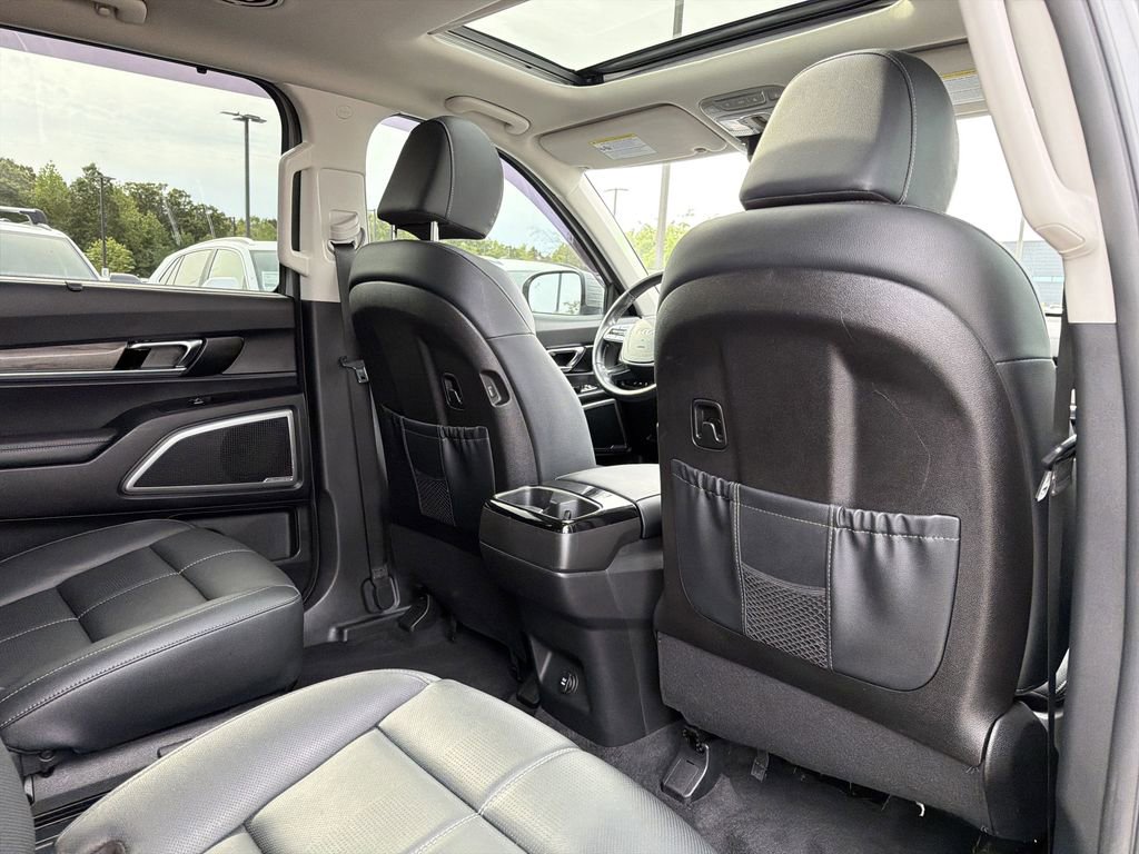 Used 2022 Kia Telluride EX w/ EX Premium Package AWD/4WD image 17
