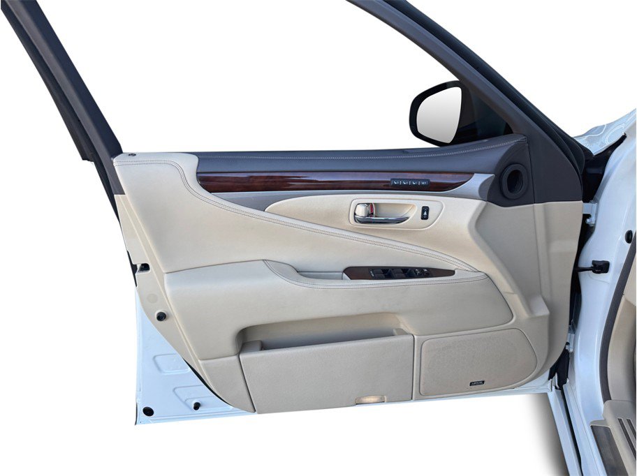 Used 2014 Lexus LS 460 w/ Comfort Package image 19