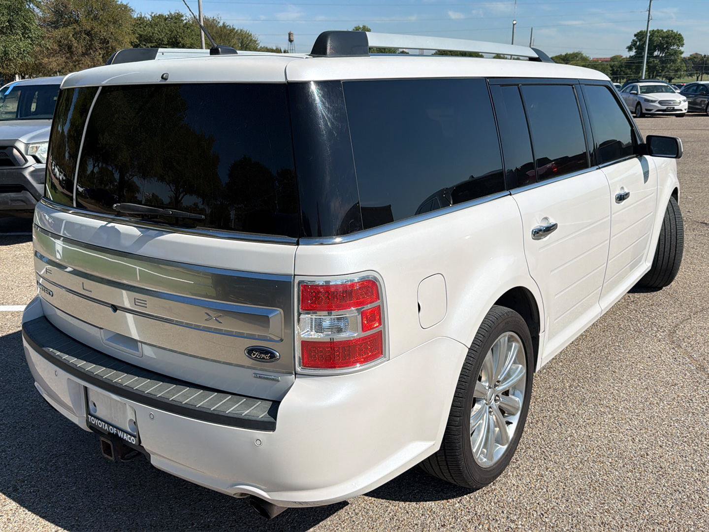 Used 2015 Ford Flex Limited w/ Equipment Group 302A AWD/4WD image 4