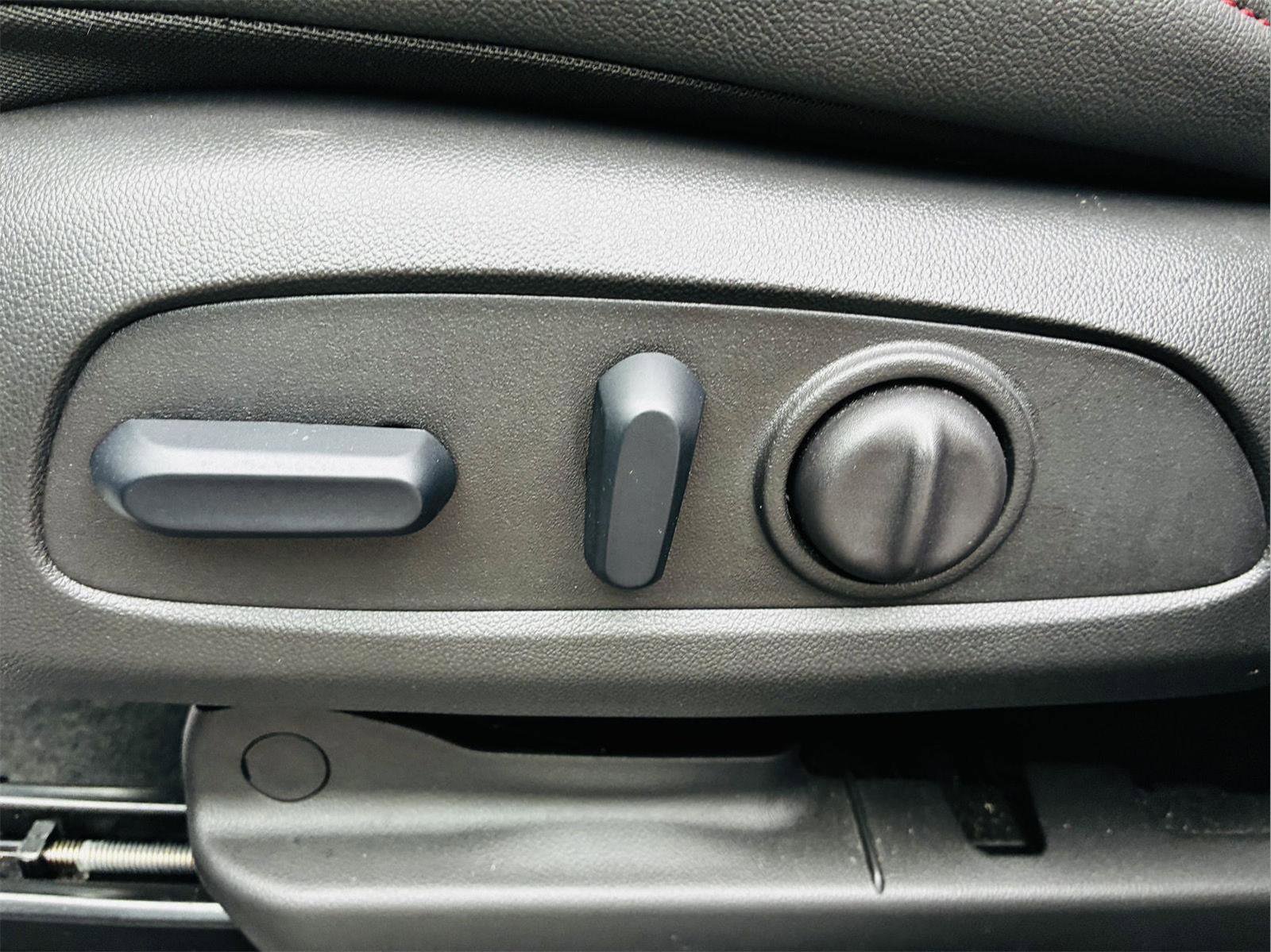 Used 2024 Chevrolet TrailBlazer RS w/ Convenience Package image 29