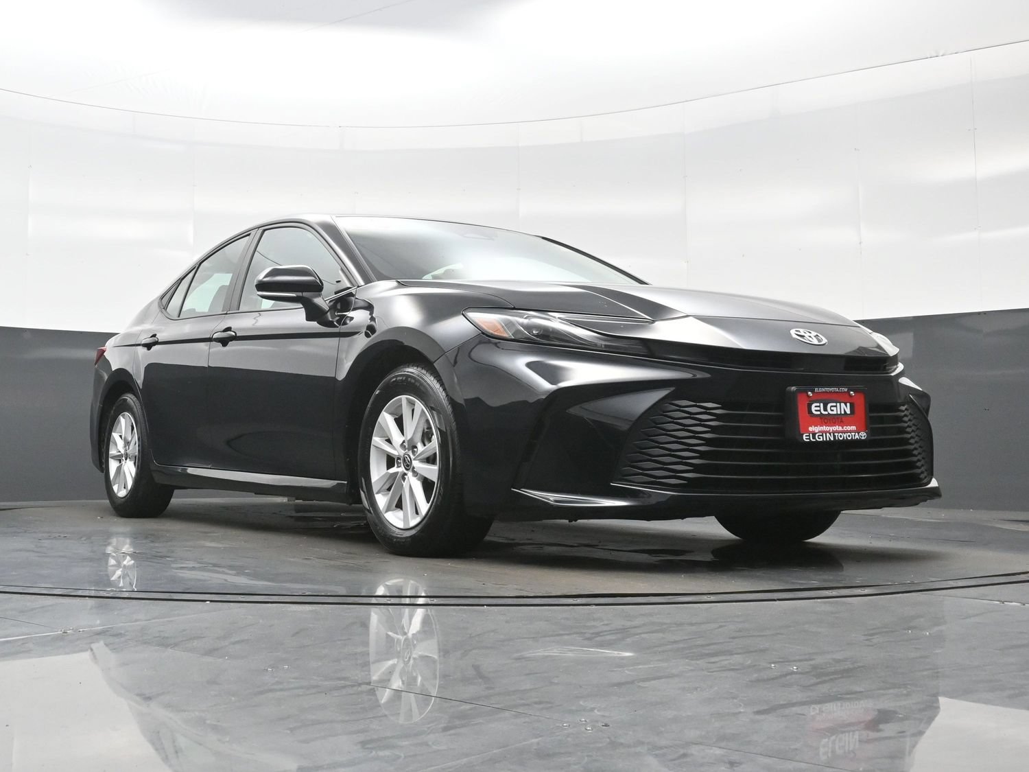 Used 2025 Toyota Camry LE FWD image 26