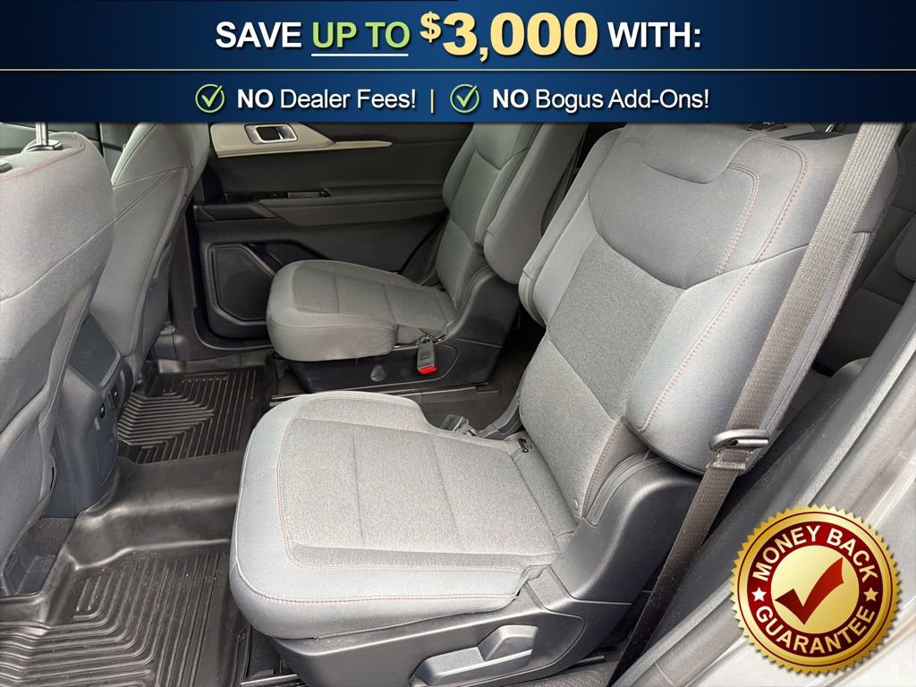 Used 2025 Ford Explorer Active RWD image 18