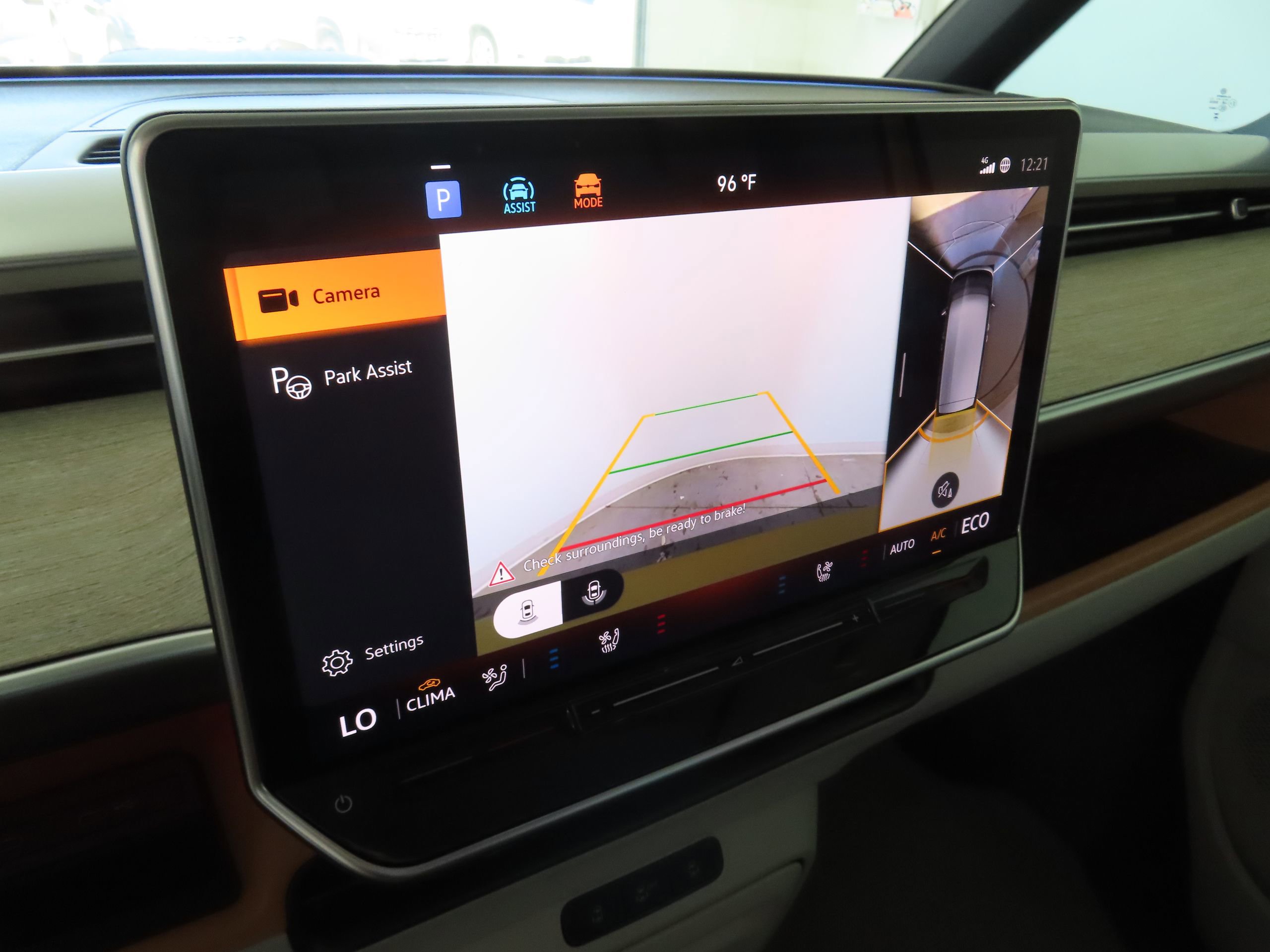 New 2025 Volkswagen ID. Buzz 1st Edition image 19