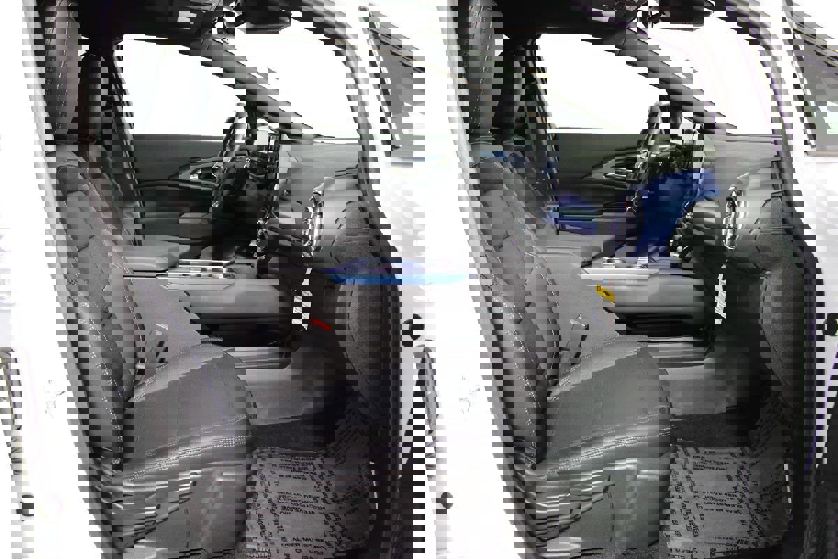 Used 2025 Chevrolet Equinox EV LT w/ Convenience Package image 11