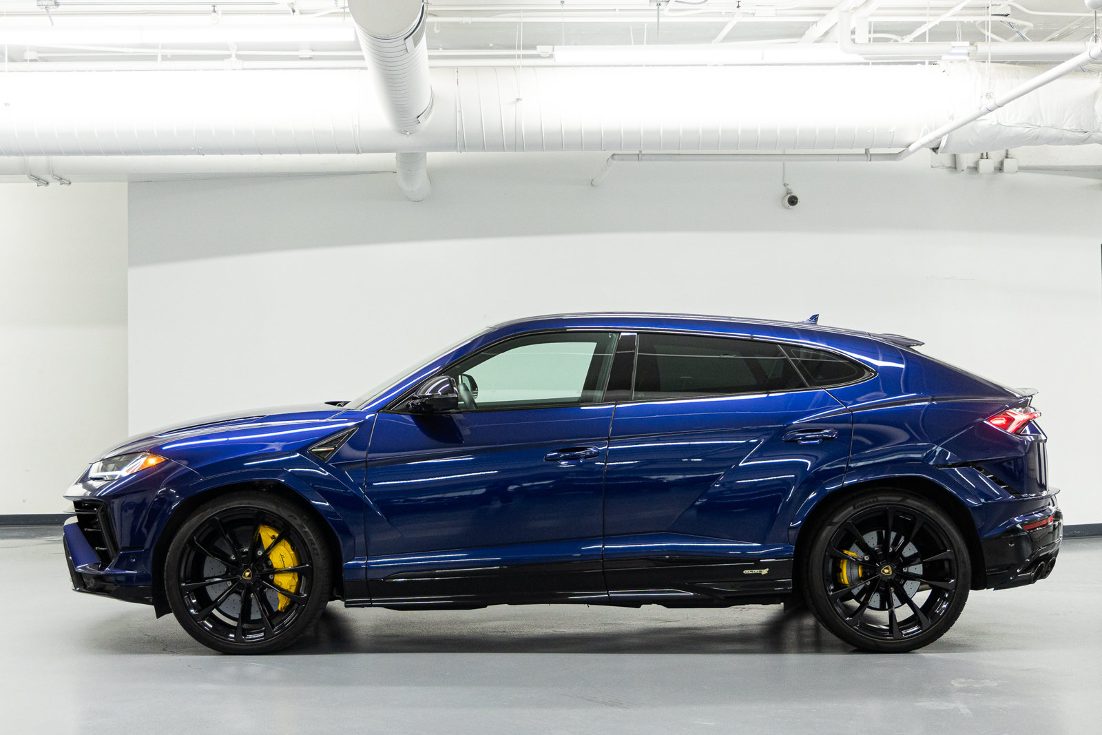 Used 2024 Lamborghini Urus S AWD/4WD image 5