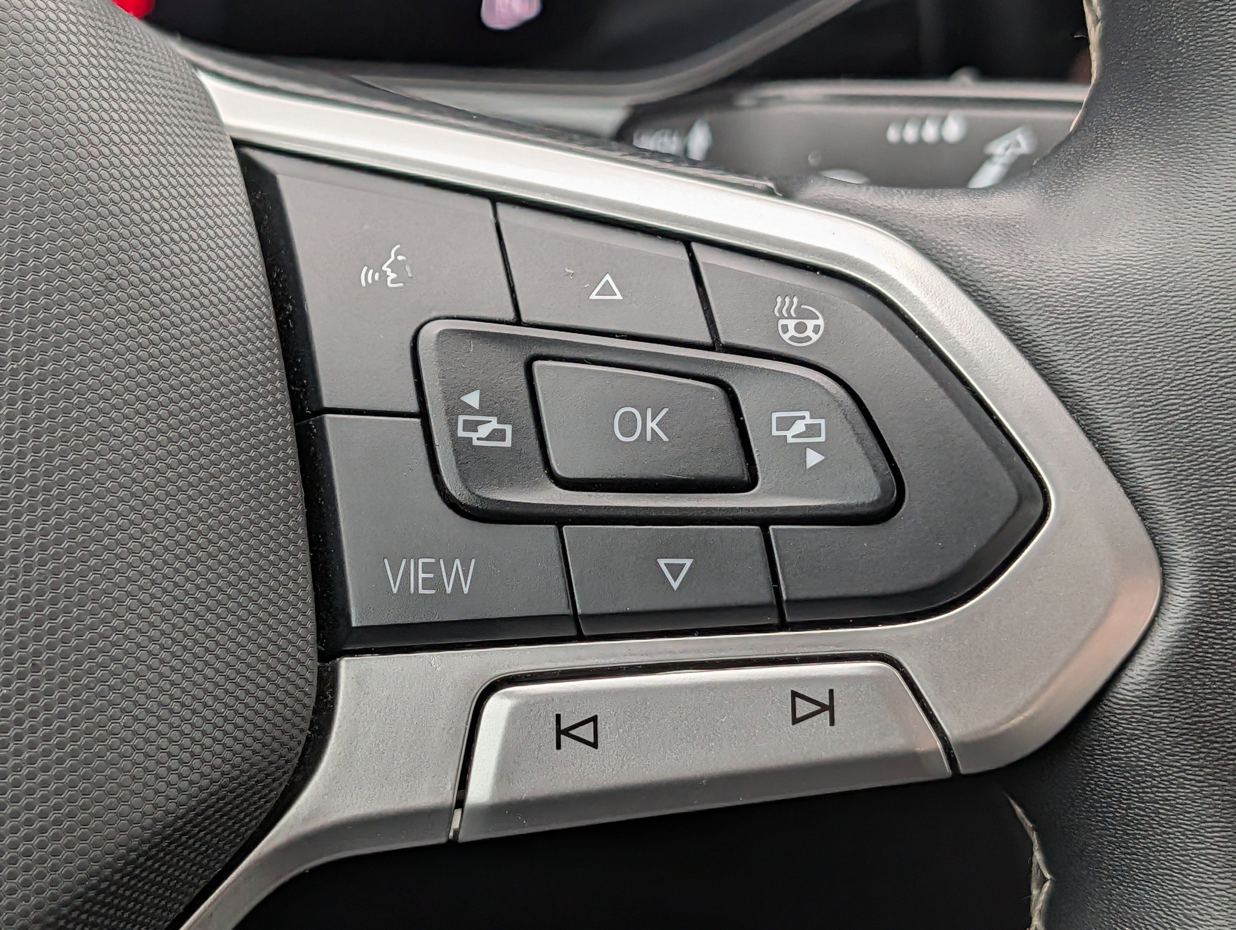 Certified 2024 Volkswagen Taos S FWD image 32