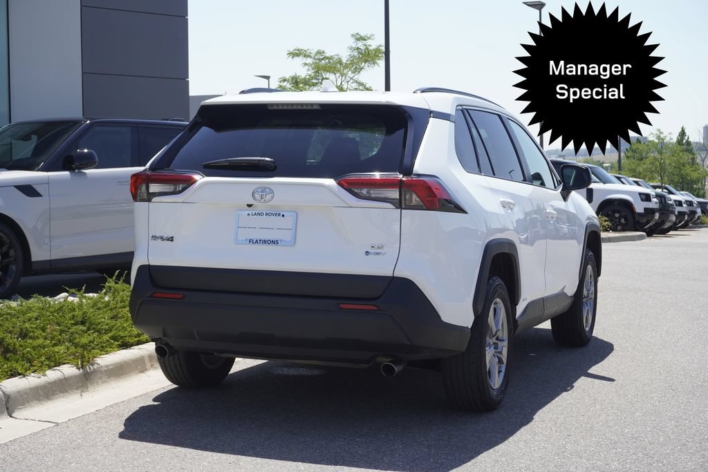 Used 2025 Toyota RAV4 LE AWD/4WD image 2