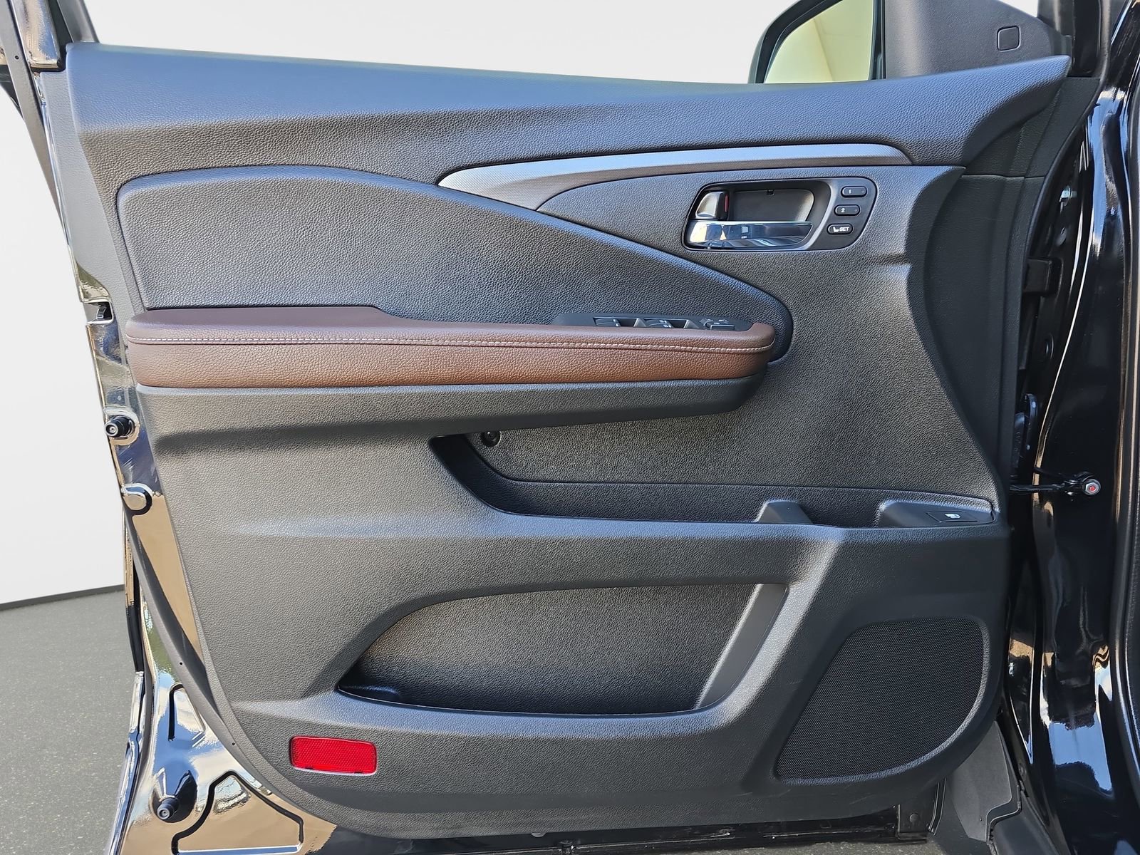 Certified 2025 Honda Ridgeline RTL image 28