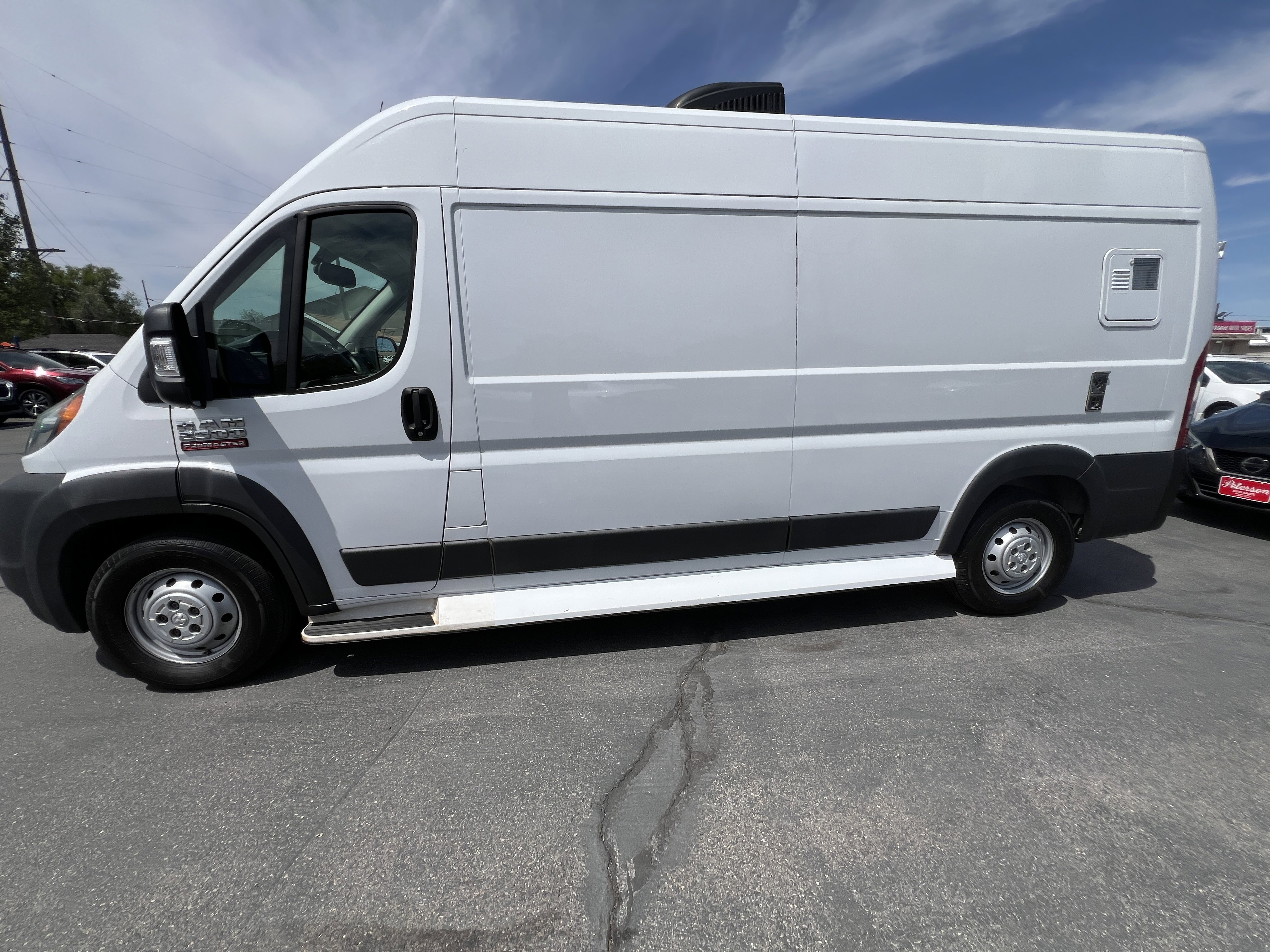 Used 2016 RAM ProMaster 2500 w/ Premium Appearance Group FWD image 4