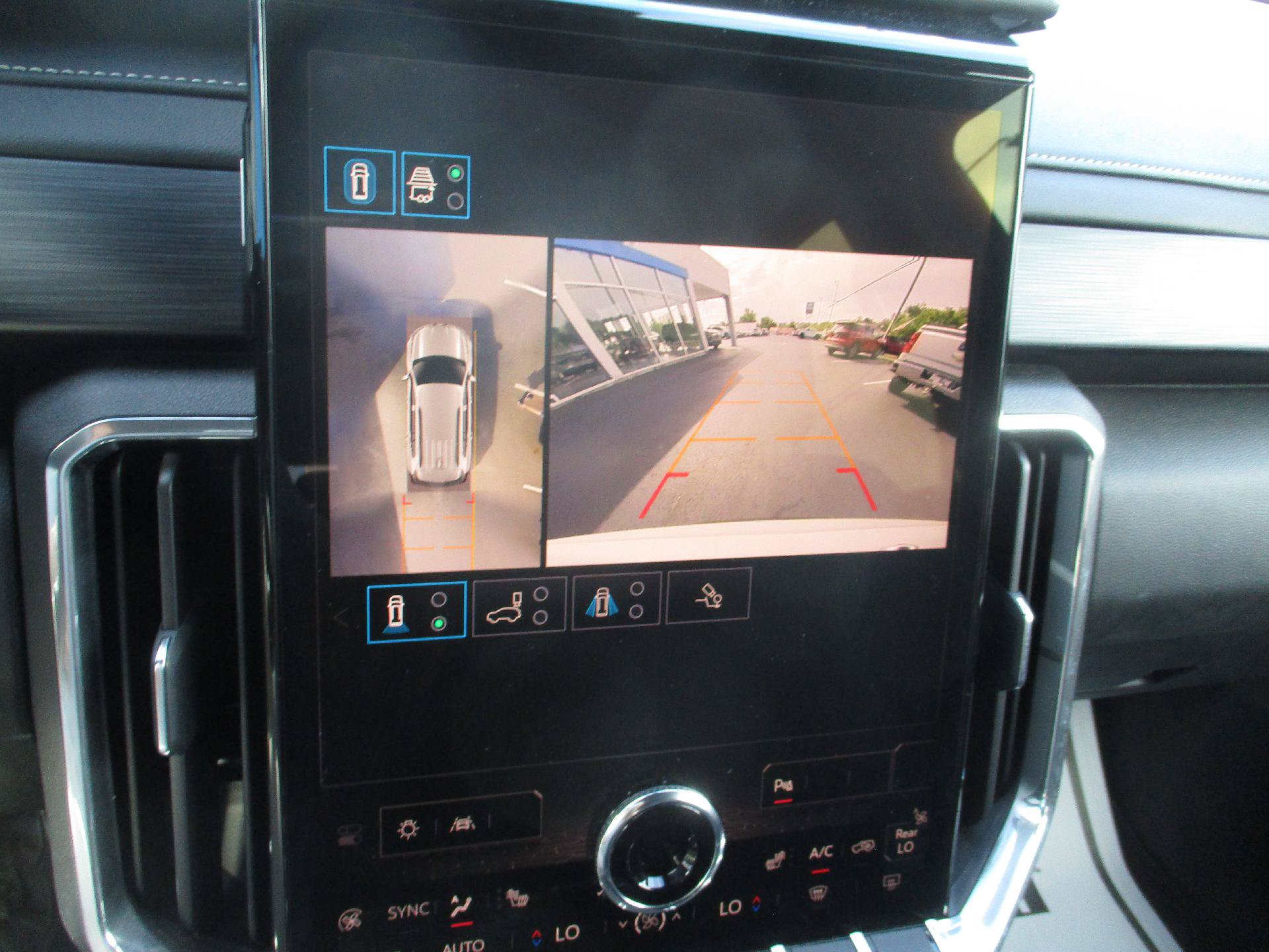 Used 2025 GMC Acadia Elevation FWD image 43