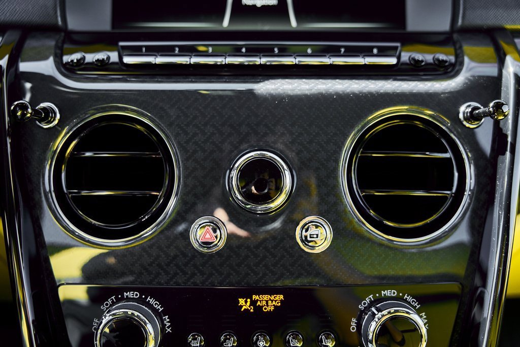 Used 2022 Rolls-Royce Cullinan Black Badge w/ Dark Exterior Package image 76