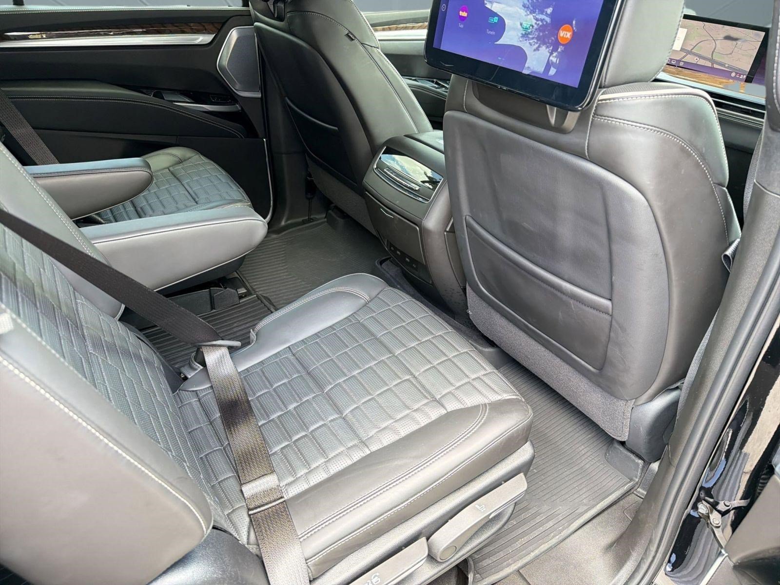 Certified 2025 Cadillac Escalade Sport Platinum w/ LPO, ONYX Package AWD/4WD image 29