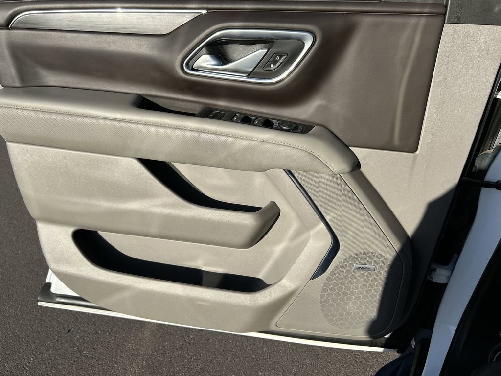 Used 2022 GMC Yukon SLT w/ SLT Premium Package image 23