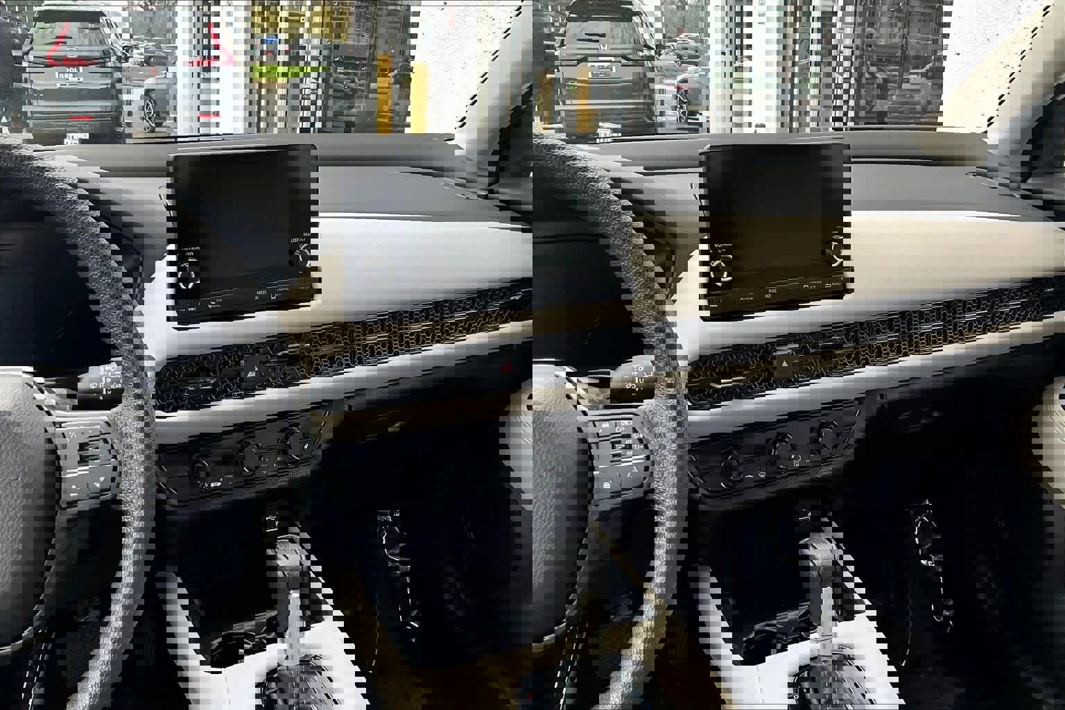 Used 2023 Honda HR-V LX image 7