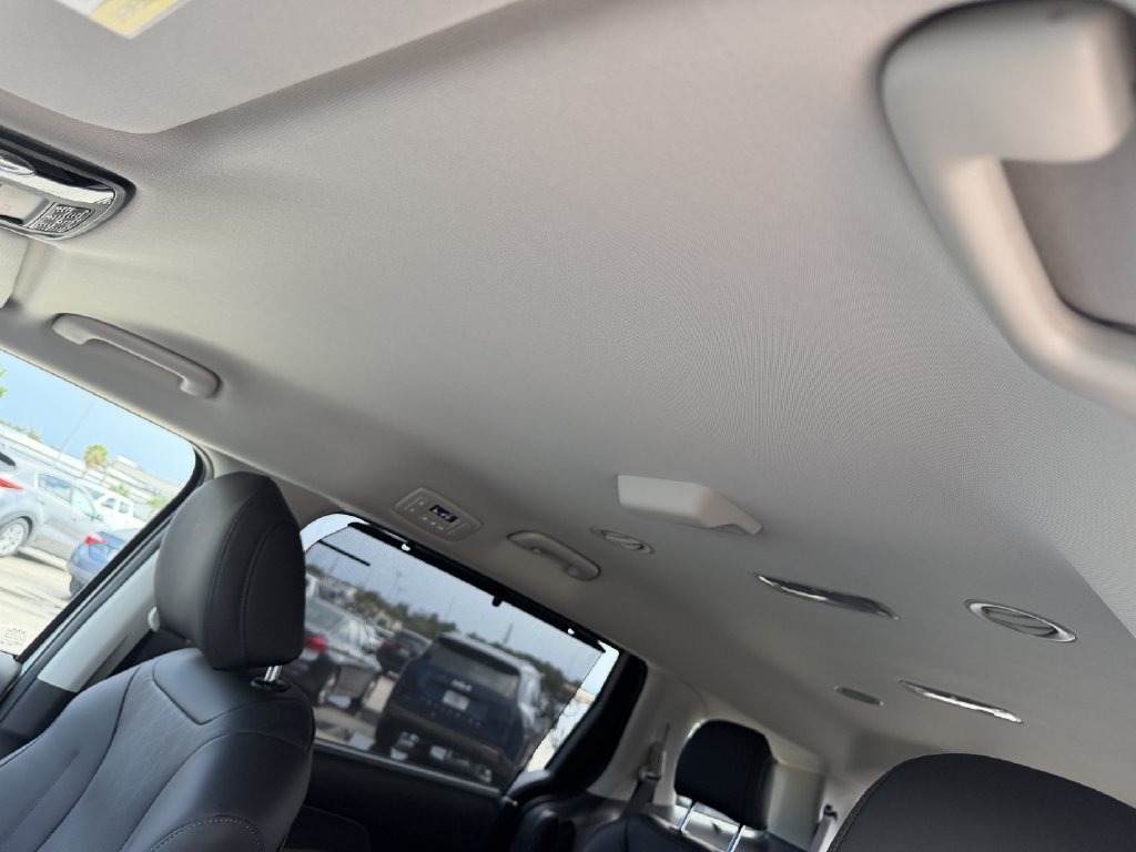 New 2027 Kia Carnival EX FWD image 25