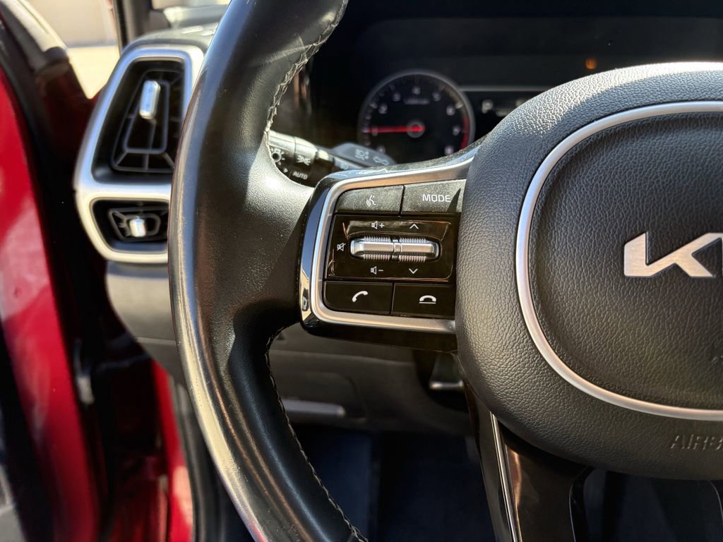 Used 2022 Kia Sorento EX image 16