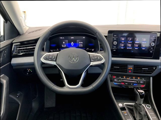 Used 2025 Volkswagen Jetta SE image 5