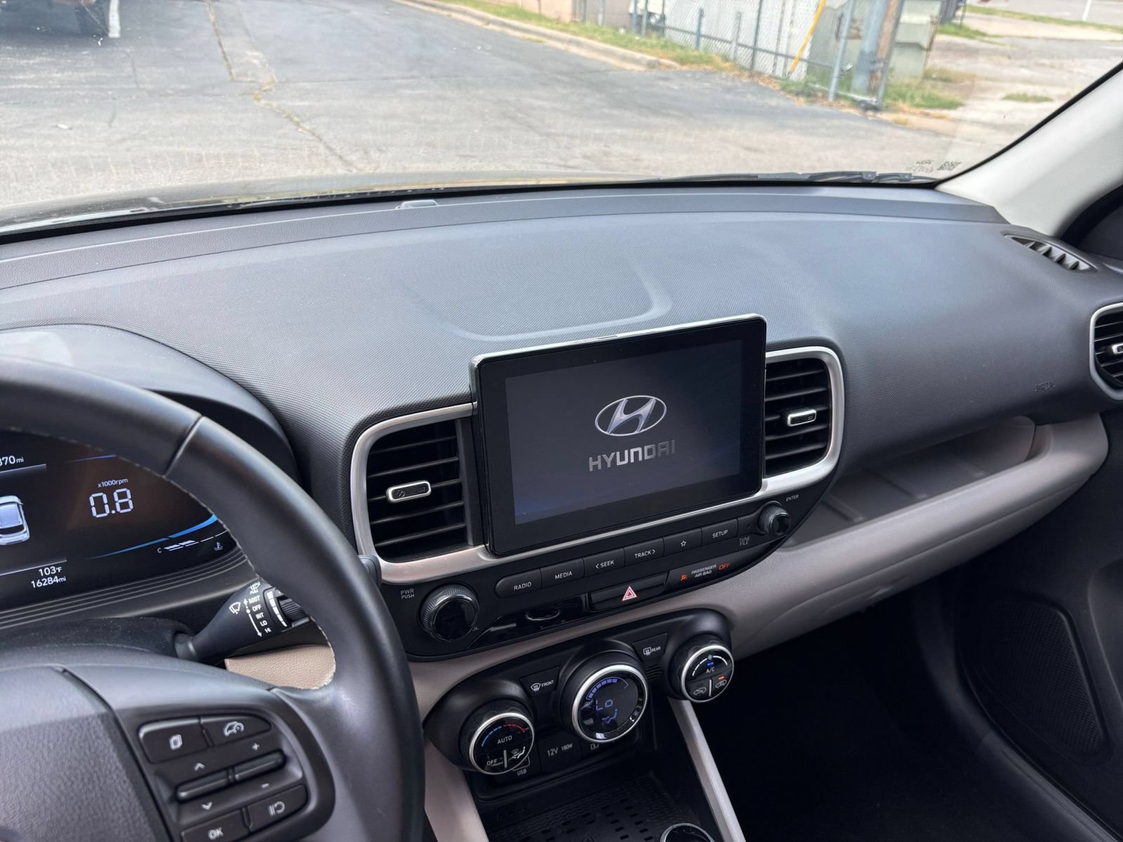 Used 2026 Hyundai Venue SEL FWD image 14
