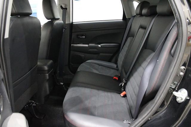 Used 2024 Mitsubishi Outlander Sport SE image 11