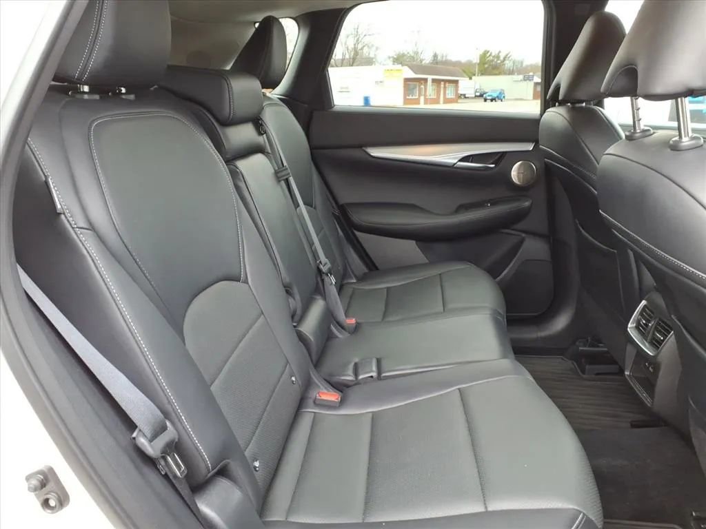 Used 2022 INFINITI QX50 Essential image 16
