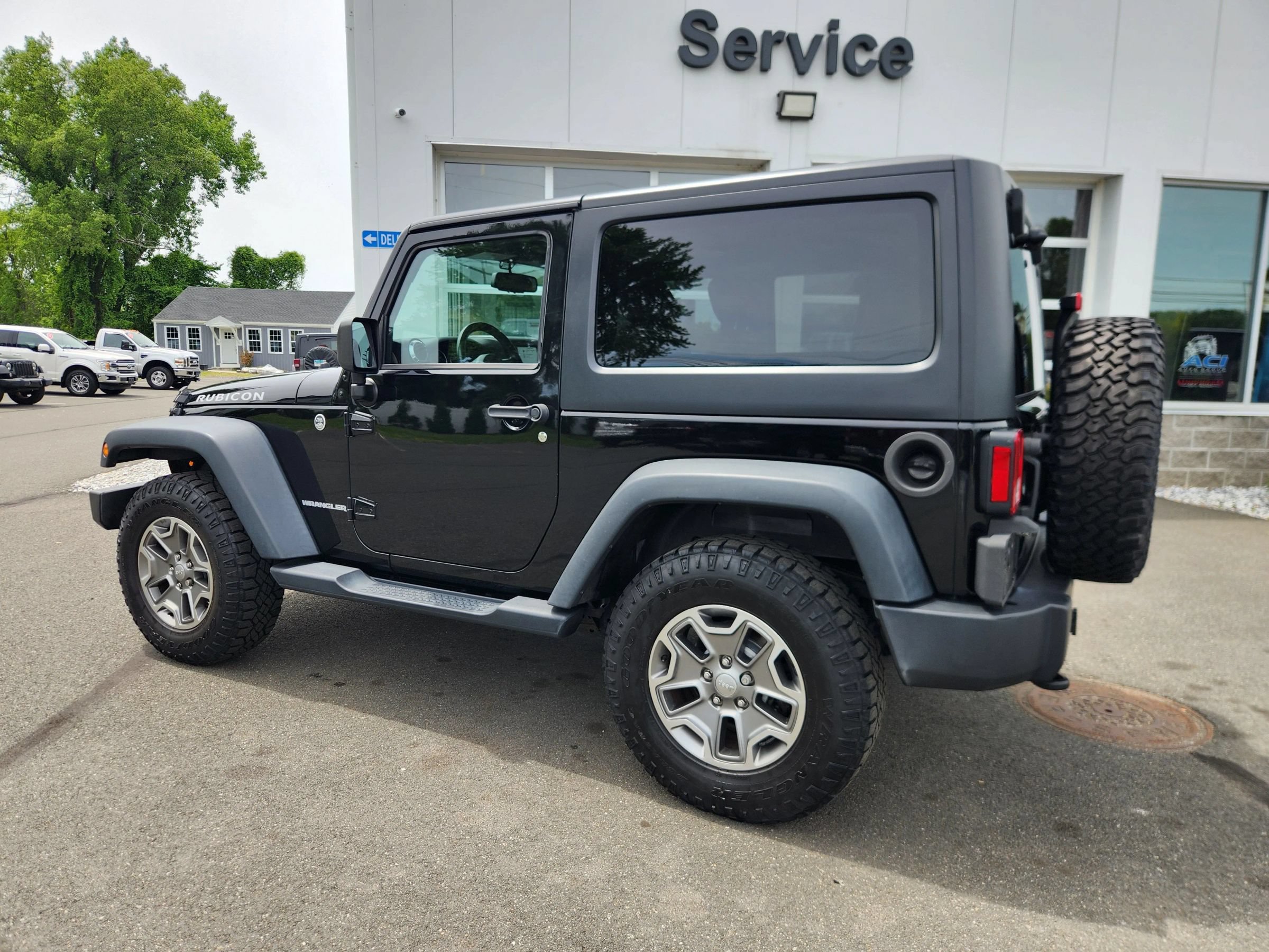 Used 2013 Jeep Wrangler Rubicon w/ Dual Top Group AWD/4WD image 11