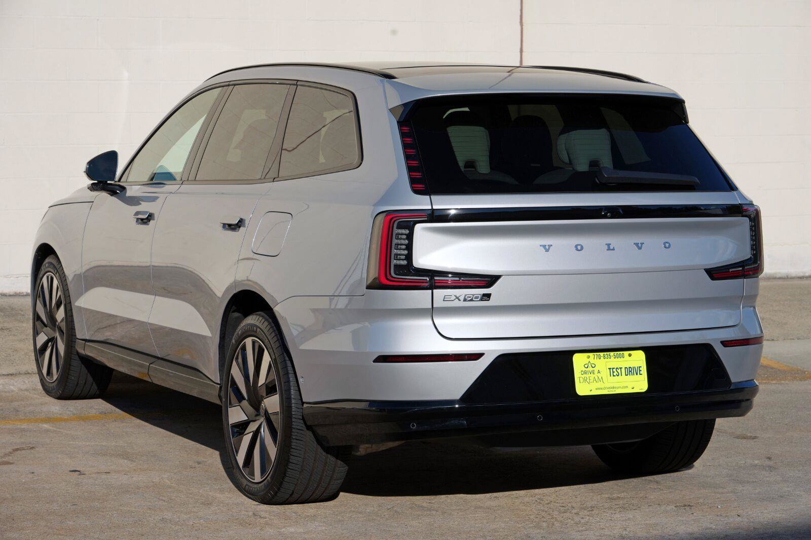Used 2025 Volvo EX90 Ultra AWD/4WD image 48