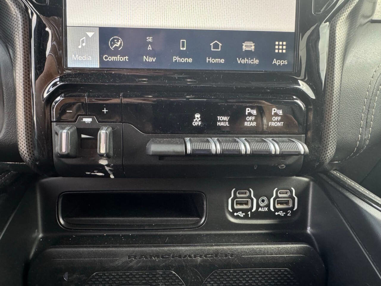 Used 2022 RAM 1500 Limited w/ Body-Colour Bumper Group image 23