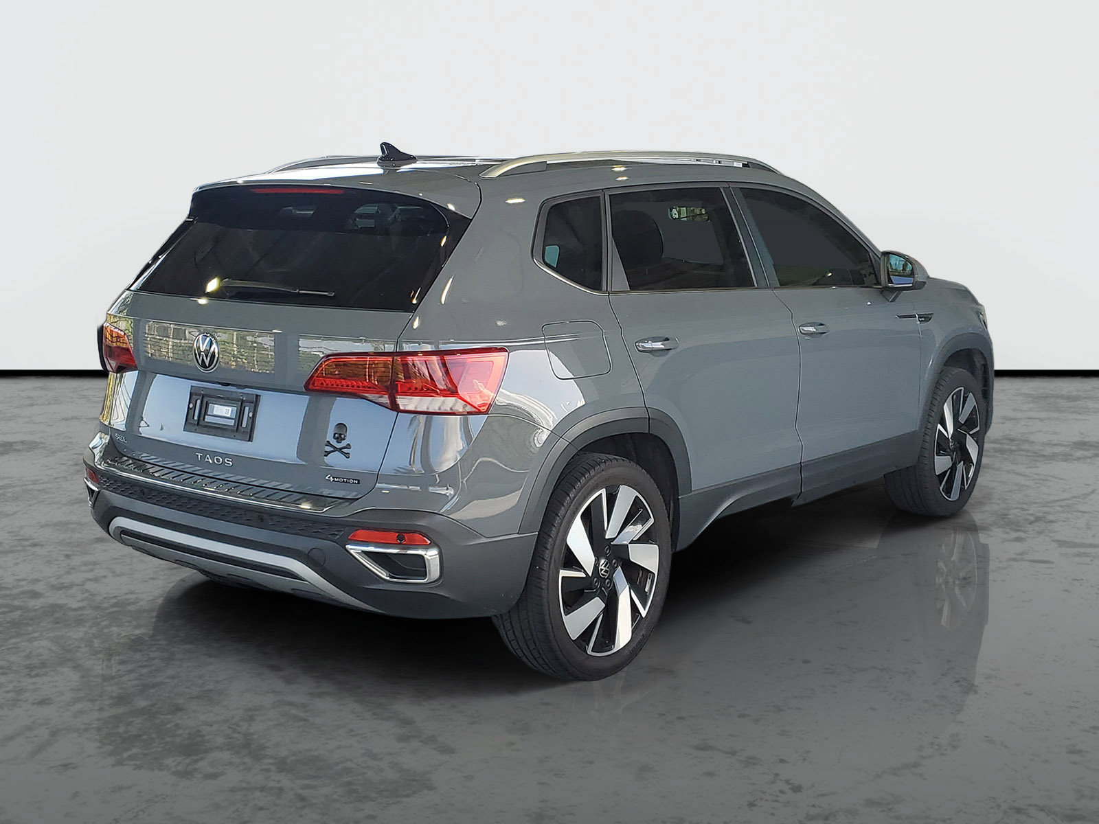 Used 2024 Volkswagen Taos SEL AWD/4WD image 2