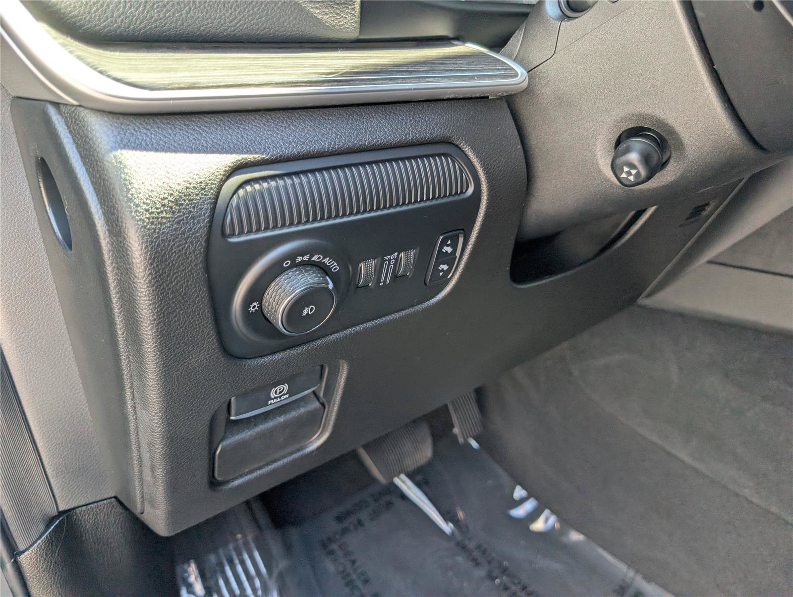 Used 2022 Jeep Wagoneer Series III AWD/4WD image 23
