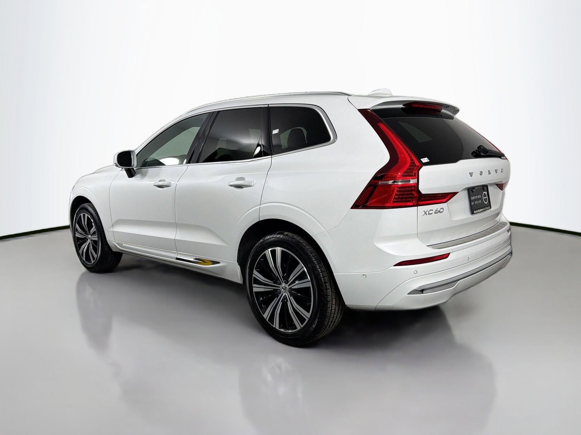 Certified 2023 Volvo XC60 B5 Plus w/ Protection Package Premier FWD image 8