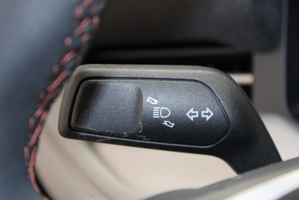Used 2025 Ford Explorer Active w/ Active Comfort Package AWD/4WD image 19