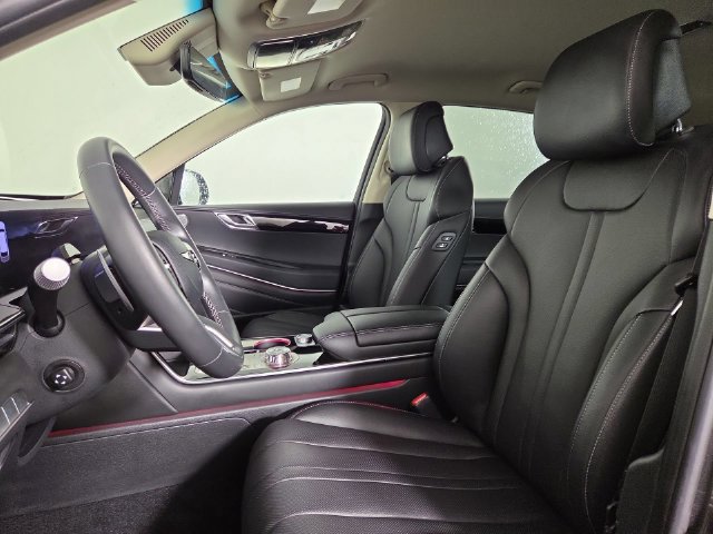 Used 2025 Genesis GV80 2.5T Standard AWD/4WD image 13