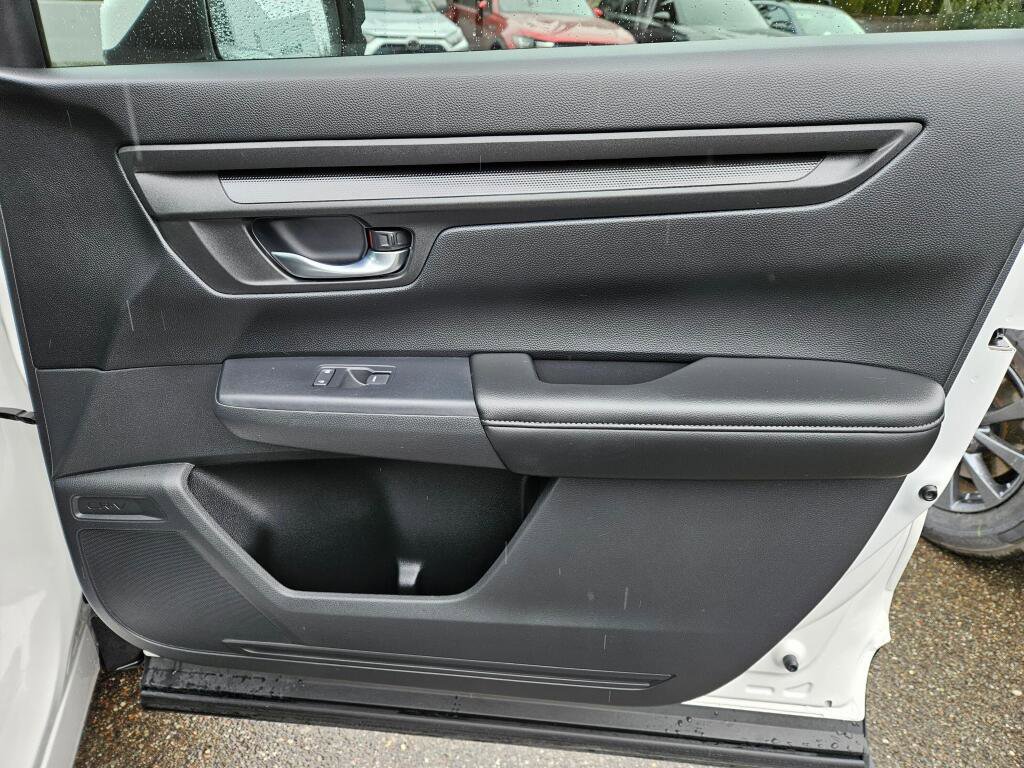 Used 2025 Honda CR-V EX image 12
