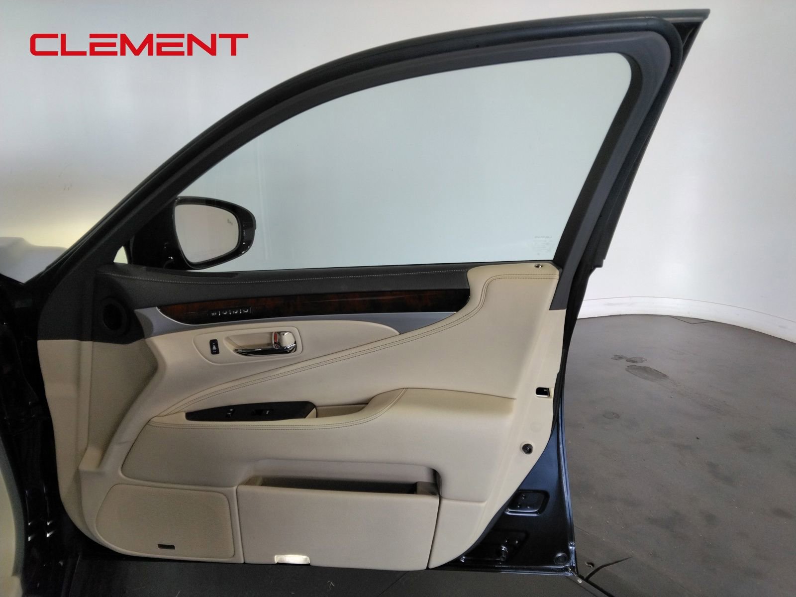 Used 2017 Lexus LS 460 w/ Comfort Package image 45