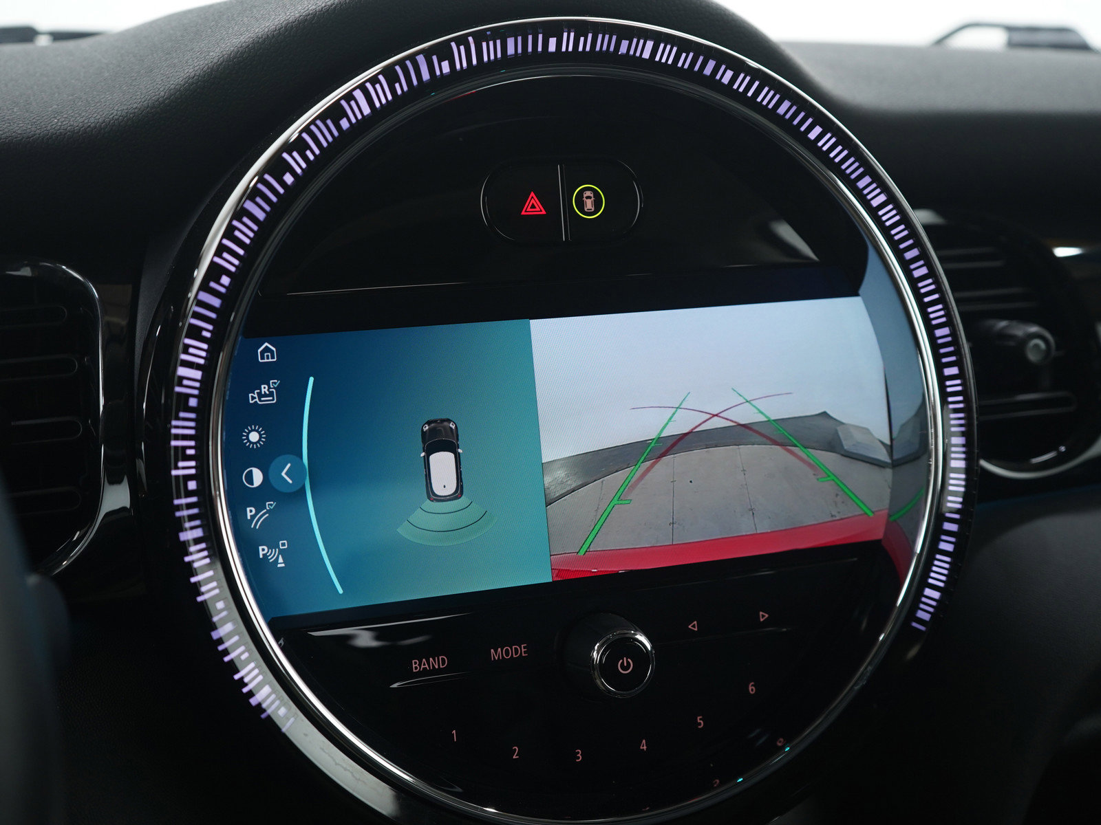 Used 2024 MINI Cooper 2-Door Hardtop image 27