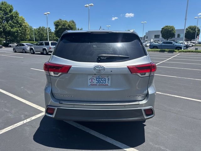 Used 2017 Toyota Highlander Limited AWD/4WD image 5