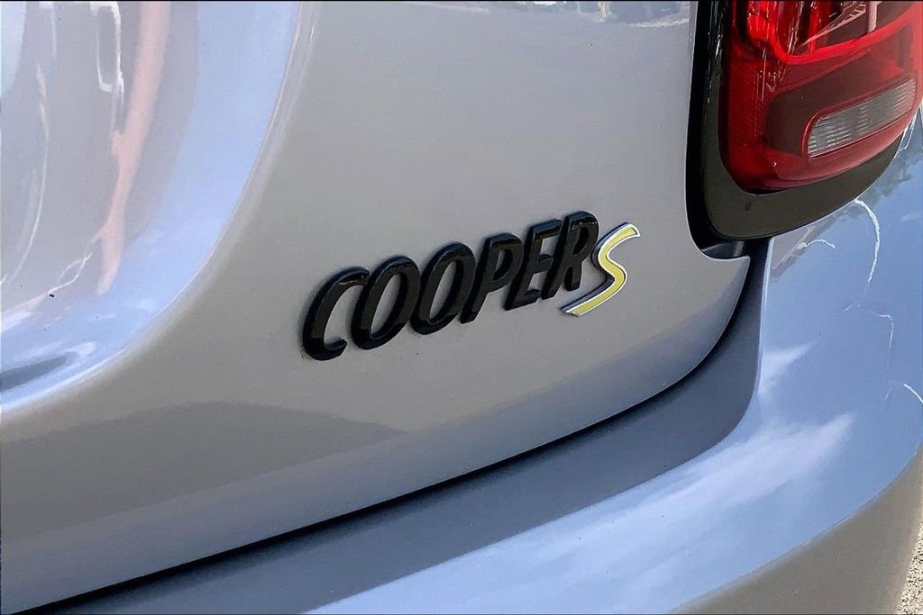 Certified 2024 MINI Cooper SE image 9