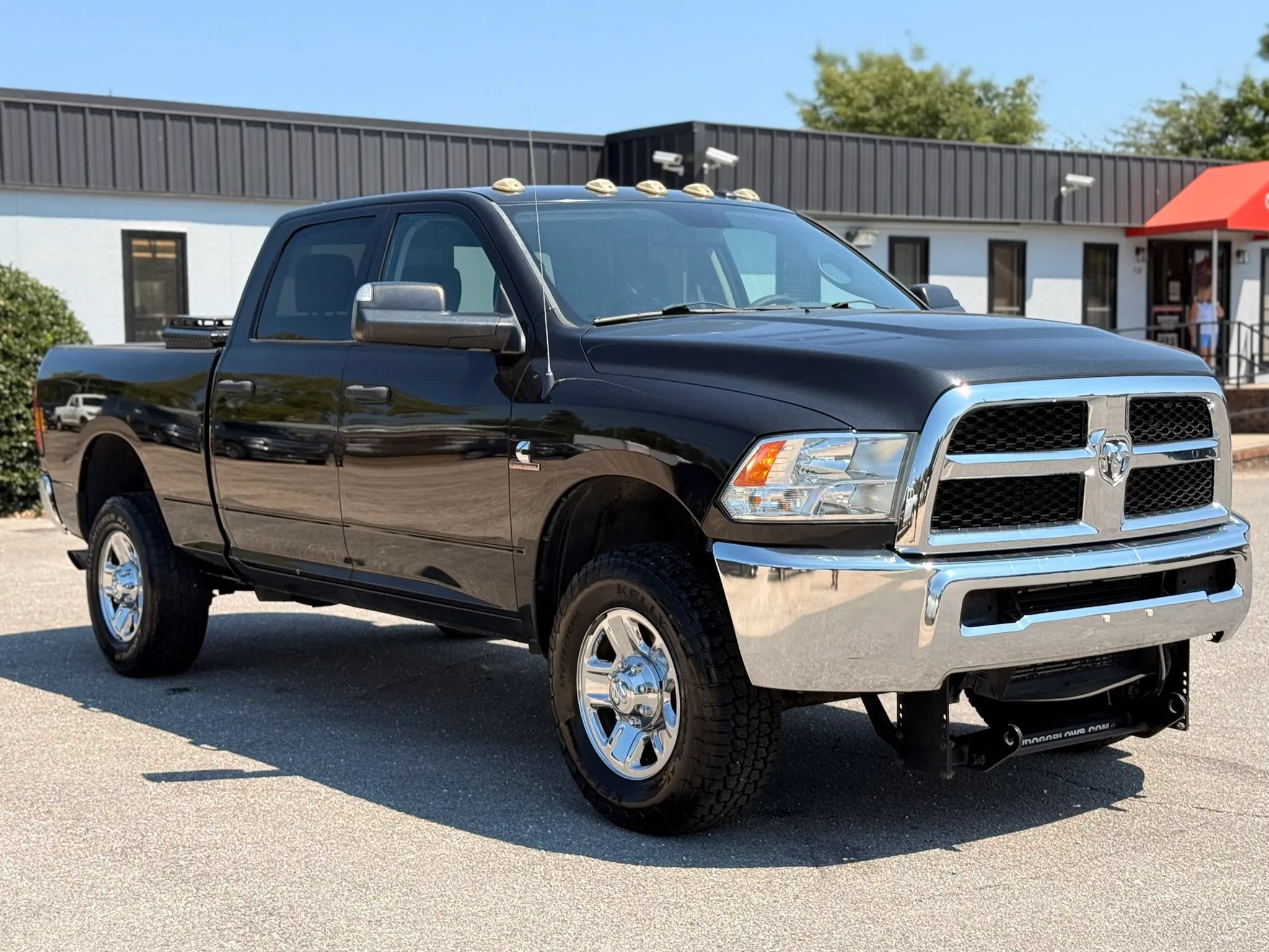 Used 2015 RAM 2500 Tradesman w/ Chrome Appearance Group AWD/4WD image 3